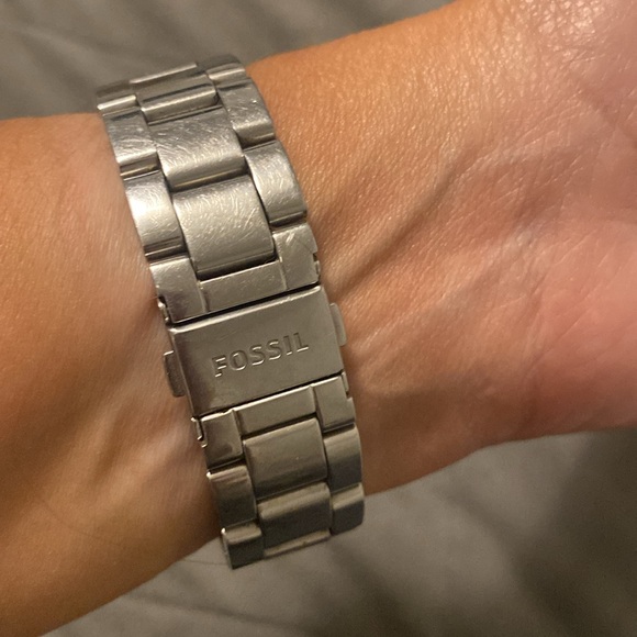 Women’s silver crystal Fossil watch - Picture 3 of 3